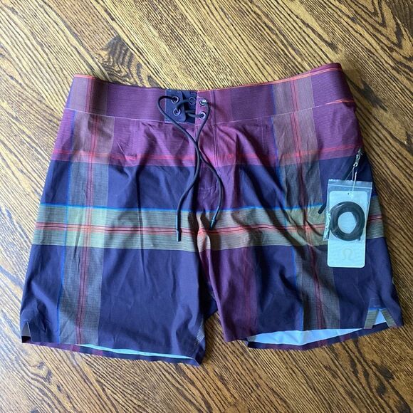 Lululemon athletica 40 New with Tag Swim Trunk Shorts Stretch Inlined Sweat - Picture 1 of 8